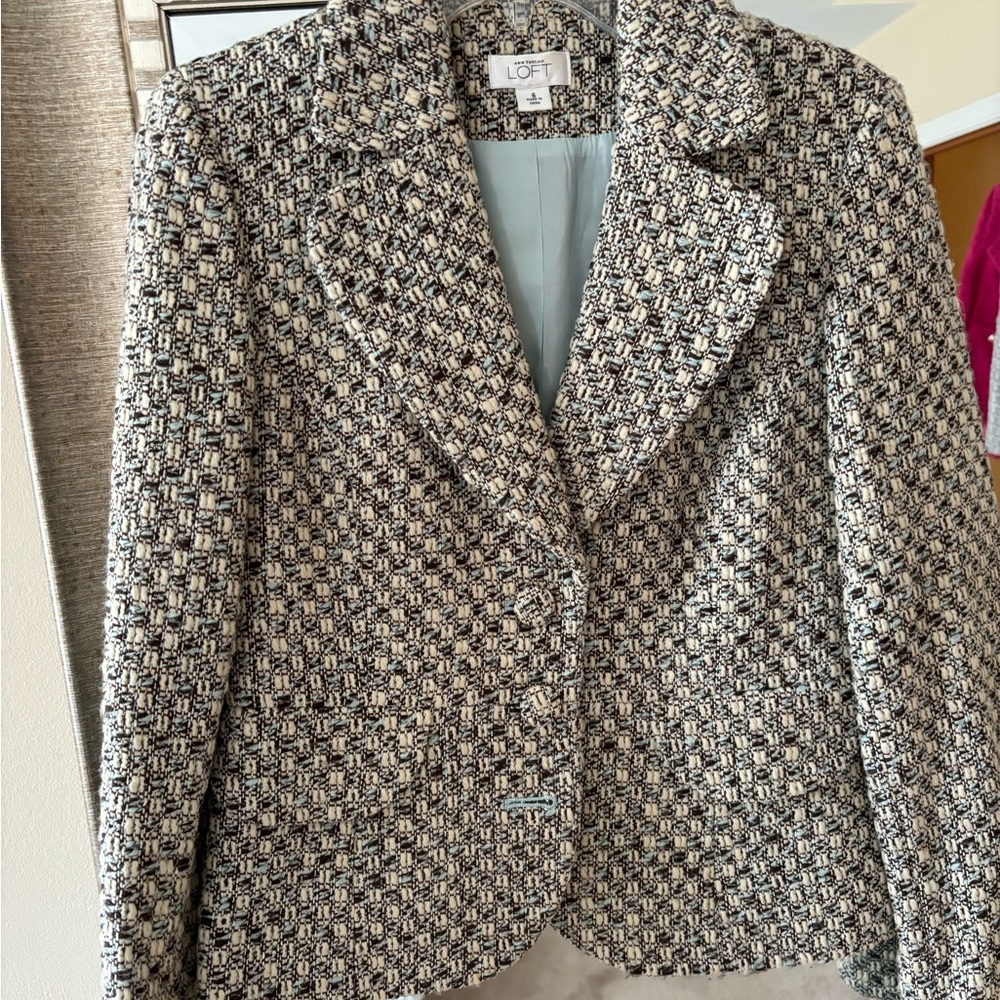 Ann Taylor size 6 jacket, perfect for spring